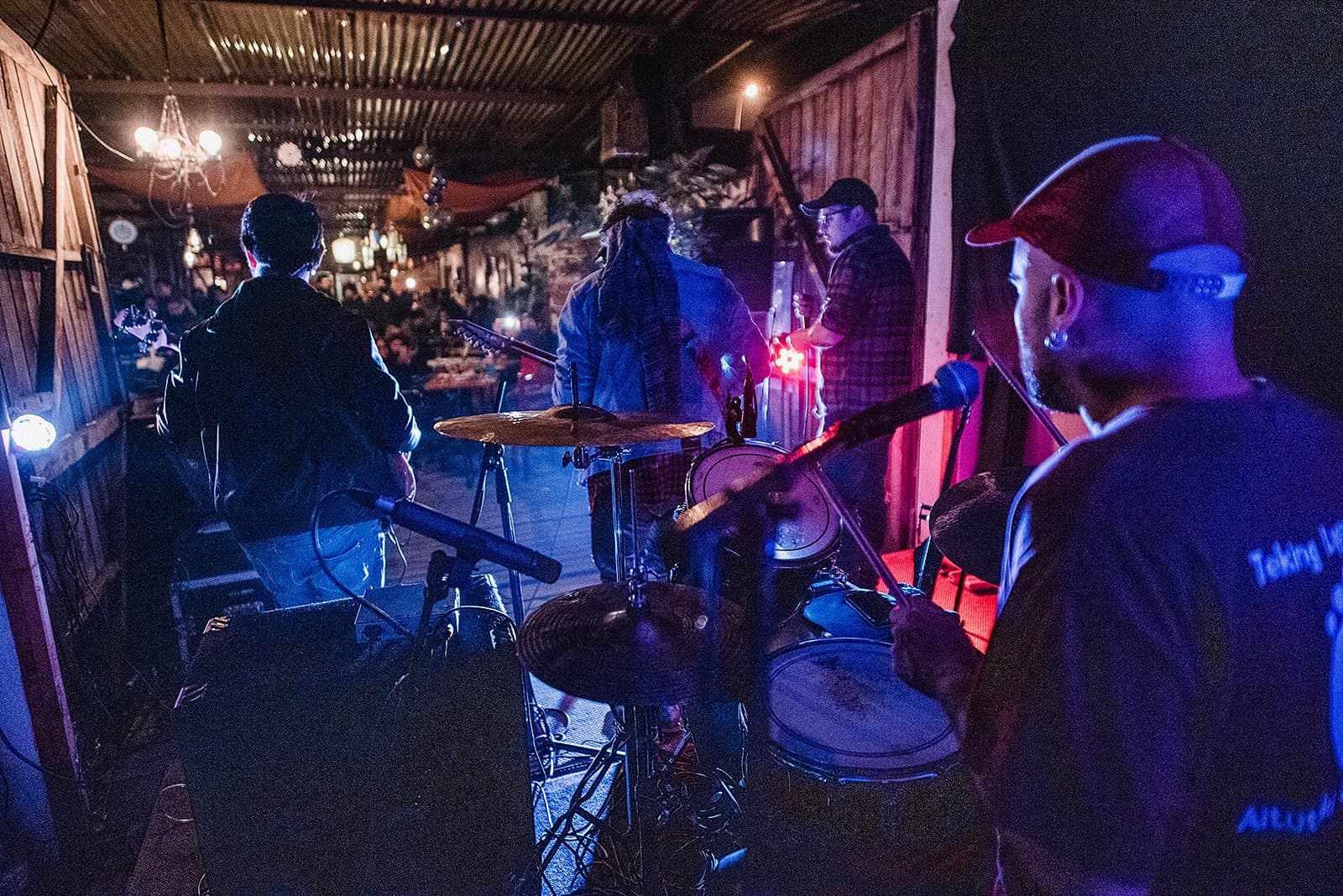 Los Killtros Blues tocando en la Taberna Pirata
